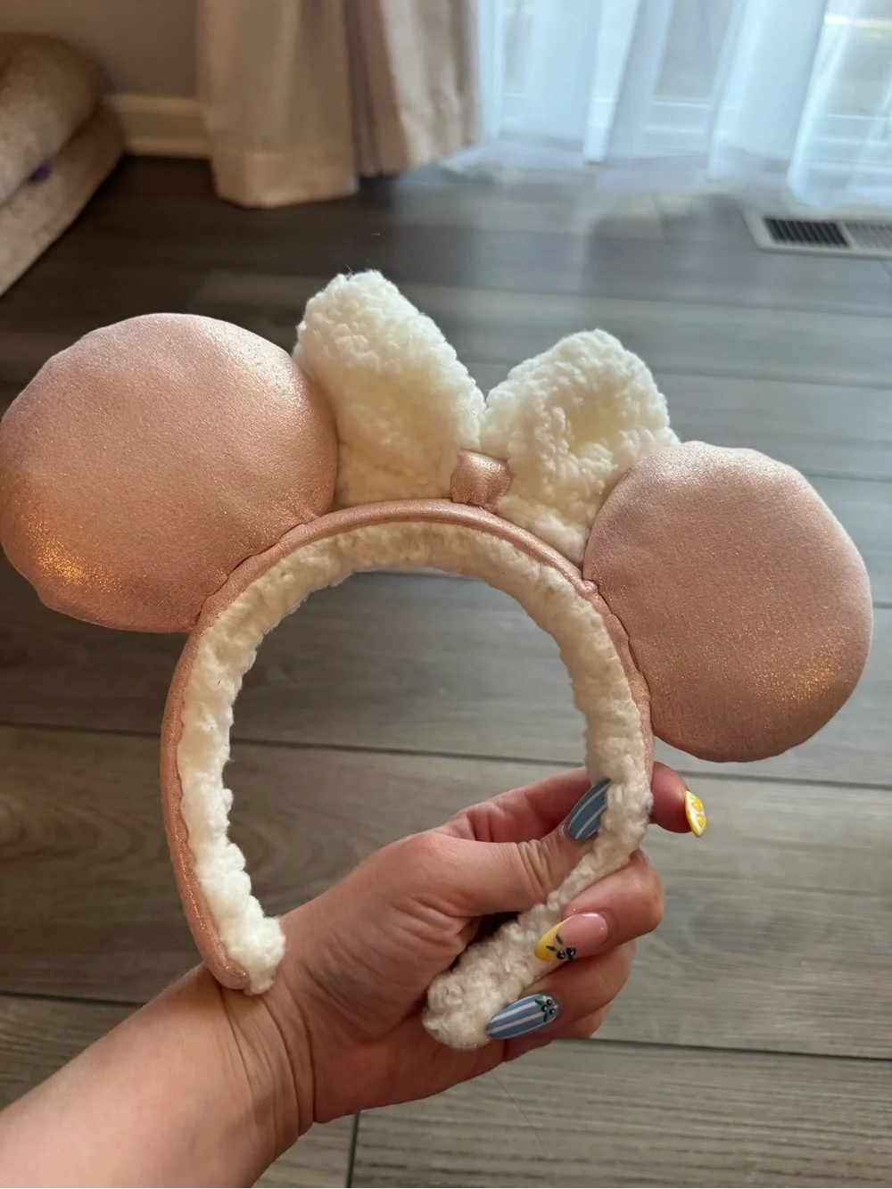 *Pink Sherpa Disney Mouse Ear Headband with Plush Bow